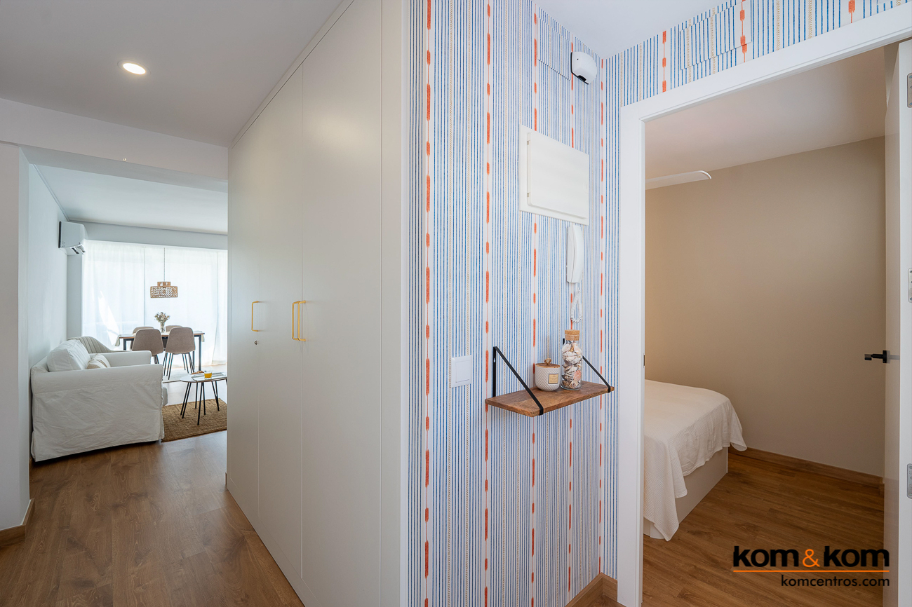 Proyecto de amueblamiento de apartamento vacacional en Benidorm